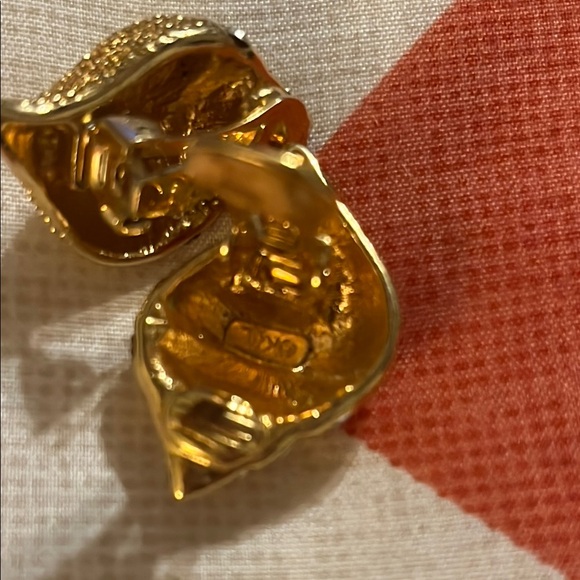 Kenneth Jay Lane Gold and Silver Shell Clip Earrings - Picture 3 of 4